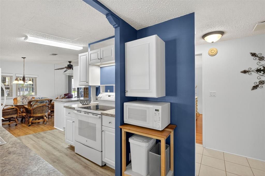 For Sale: $149,900 (2 beds, 2 baths, 1176 Square Feet)