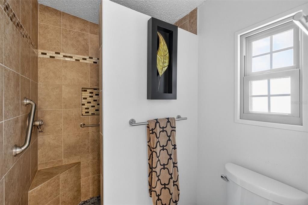 For Sale: $149,900 (2 beds, 2 baths, 1176 Square Feet)