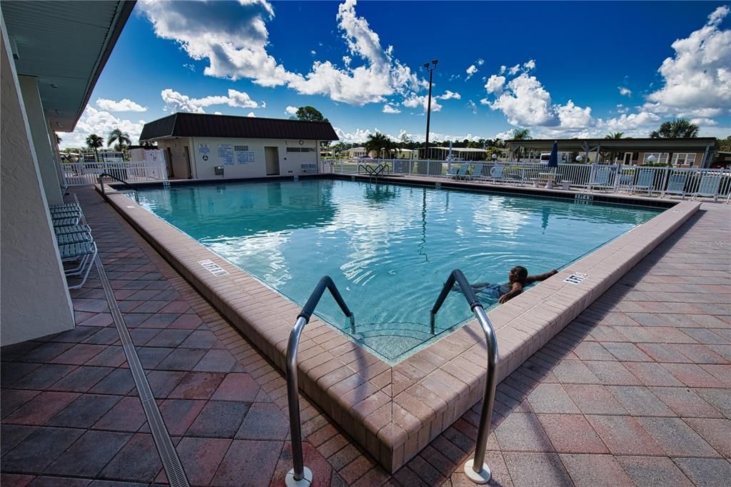 For Sale: $149,900 (2 beds, 2 baths, 1176 Square Feet)