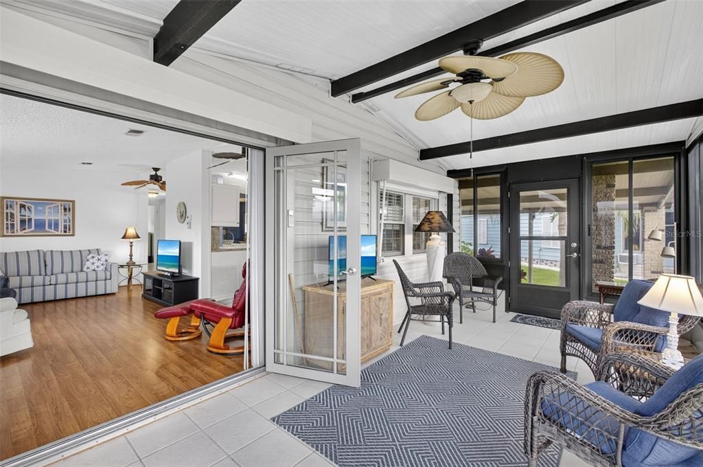 For Sale: $149,900 (2 beds, 2 baths, 1176 Square Feet)