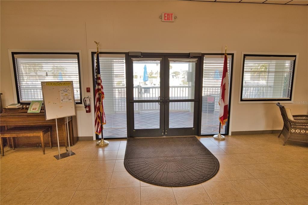 For Sale: $149,900 (2 beds, 2 baths, 1176 Square Feet)