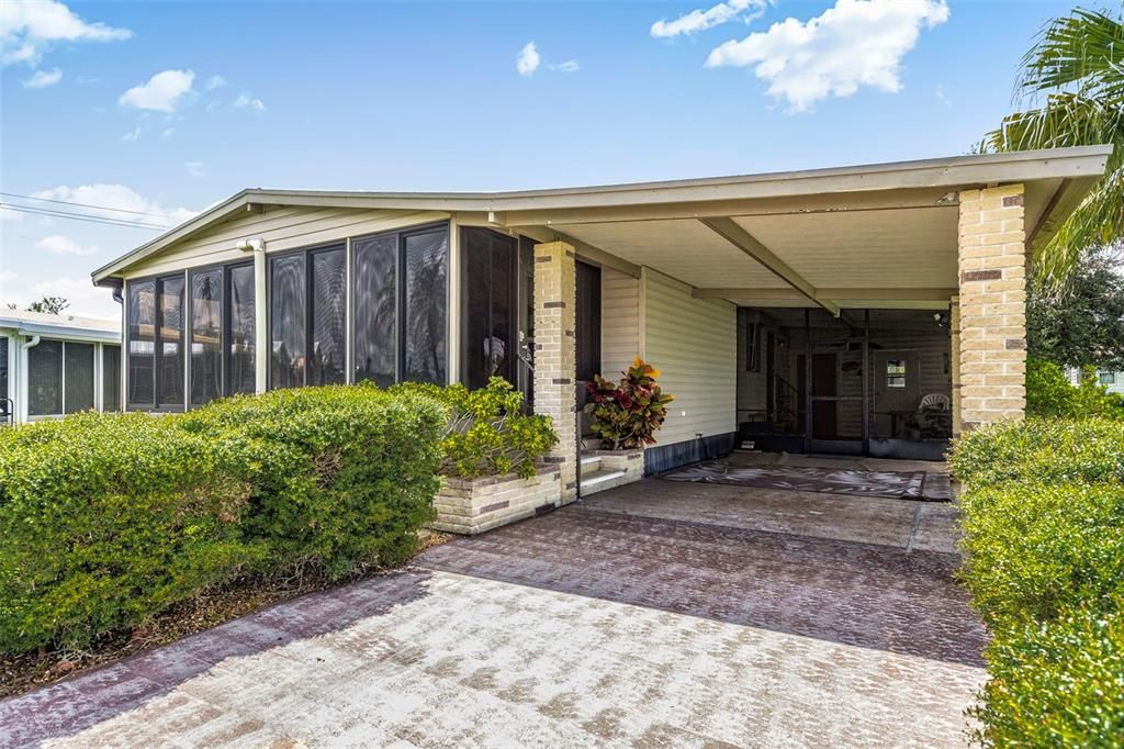 For Sale: $149,900 (2 beds, 2 baths, 1176 Square Feet)