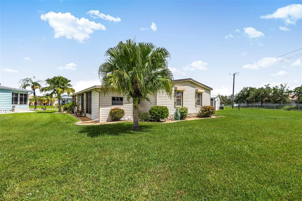 For Sale: $149,900 (2 beds, 2 baths, 1176 Square Feet)