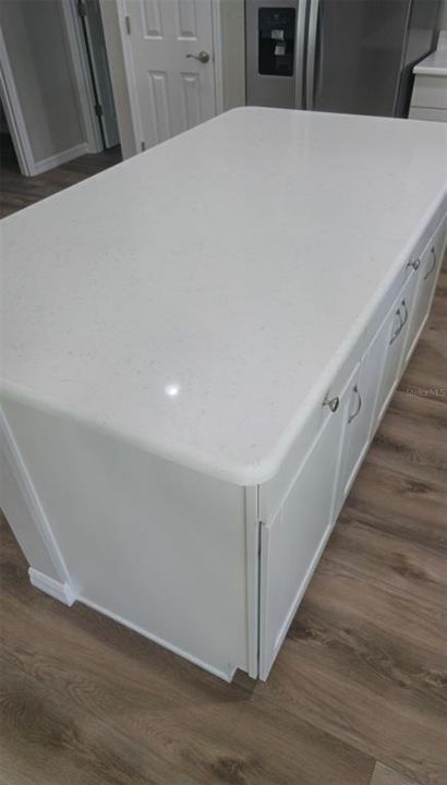 Под контрактом: $265,000 (3 спален, 2 ванн, 1400 Квадратных фут)