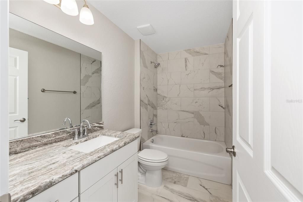 Под контрактом: $265,000 (3 спален, 2 ванн, 1400 Квадратных фут)