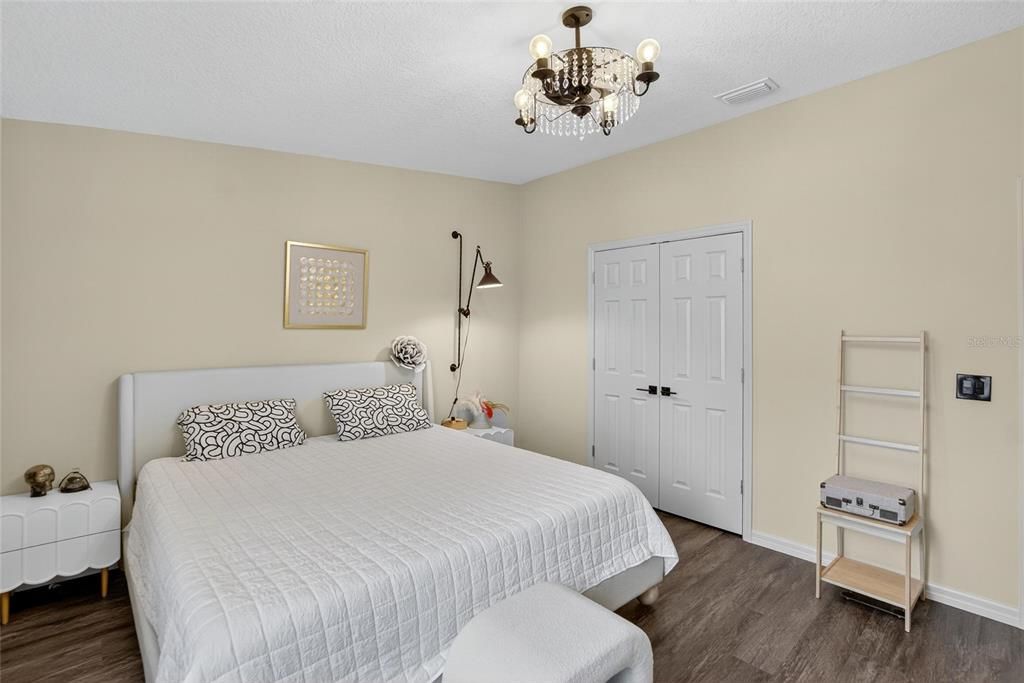 En Venta: $410,000 (3 camas, 2 baños, 1602 Pies cuadrados)