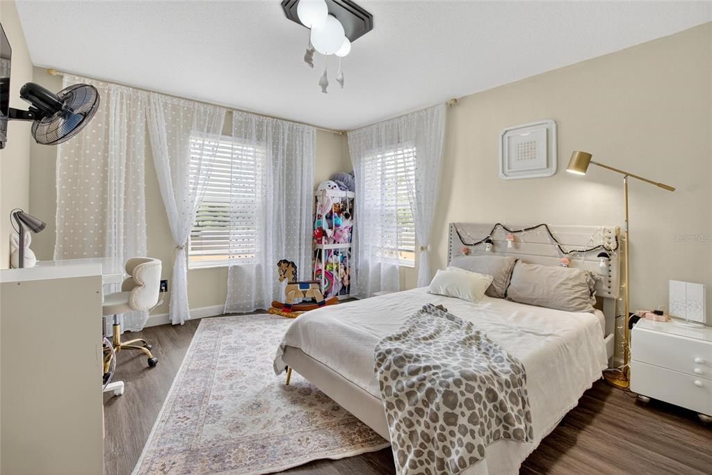 En Venta: $410,000 (3 camas, 2 baños, 1602 Pies cuadrados)