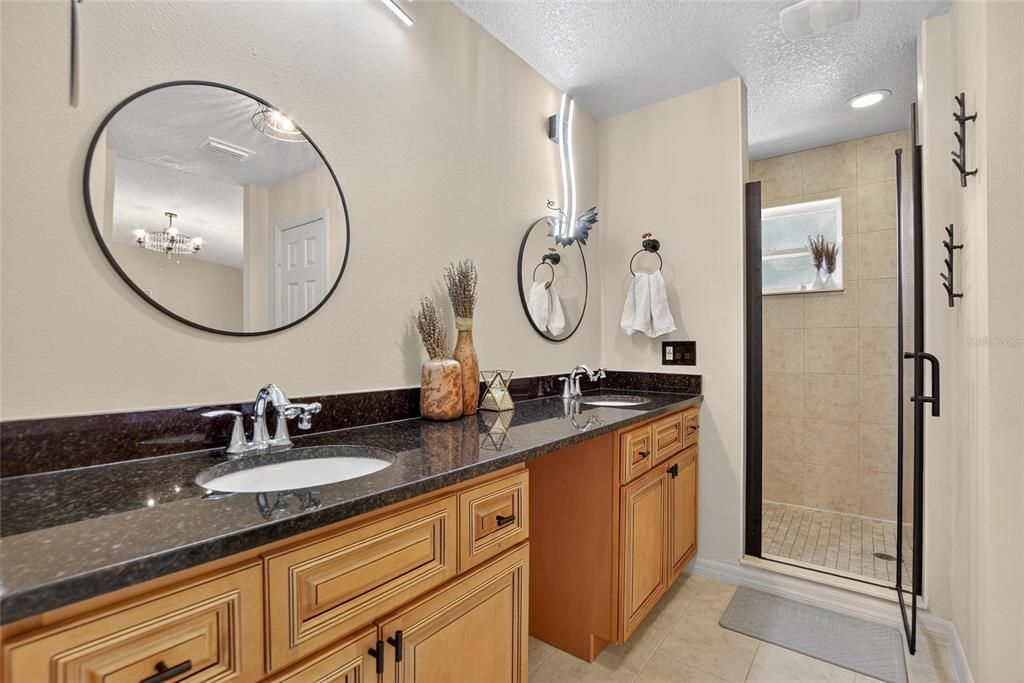 En Venta: $410,000 (3 camas, 2 baños, 1602 Pies cuadrados)