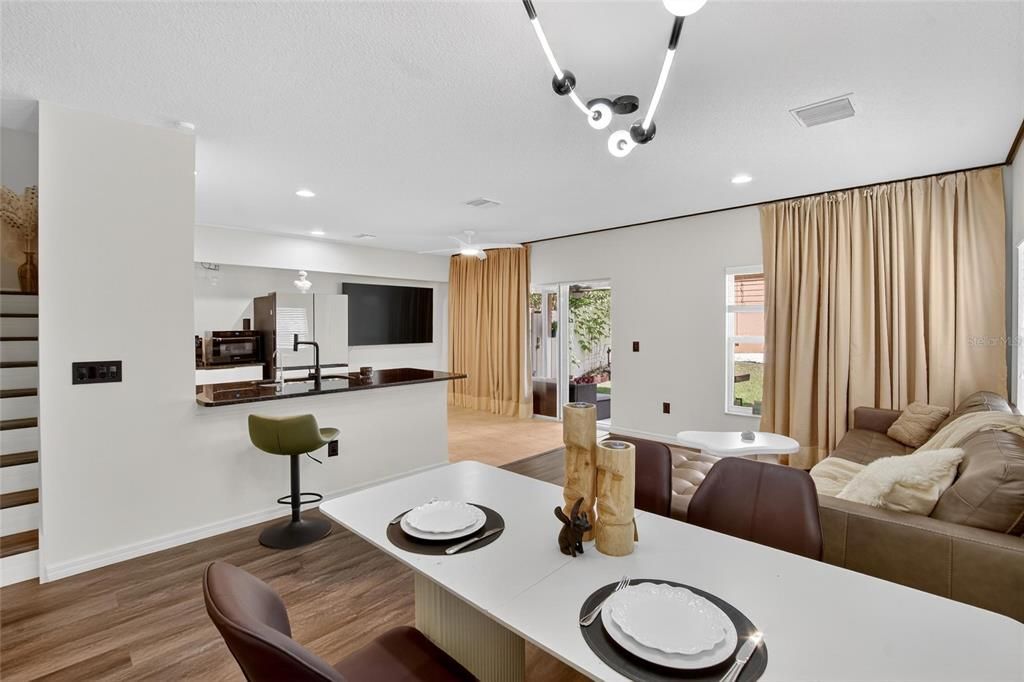 En Venta: $410,000 (3 camas, 2 baños, 1602 Pies cuadrados)