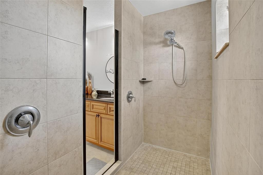 En Venta: $410,000 (3 camas, 2 baños, 1602 Pies cuadrados)