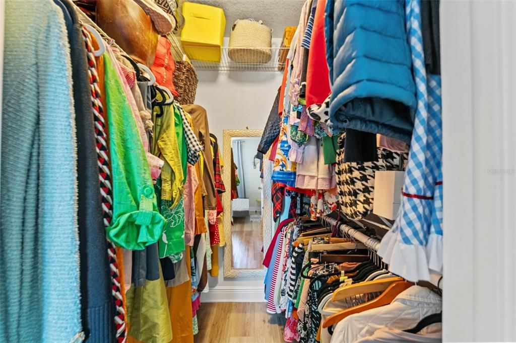 Active With Contract: $257,900 (3 beds, 2 baths, 1324 Square Feet)