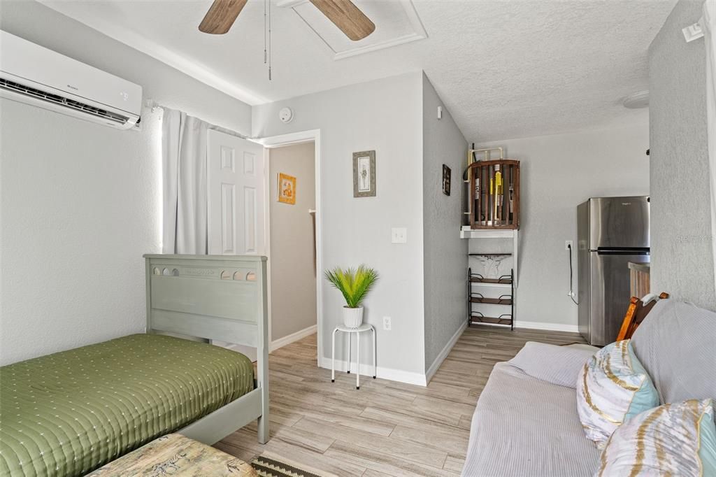 Active With Contract: $257,900 (3 beds, 2 baths, 1324 Square Feet)