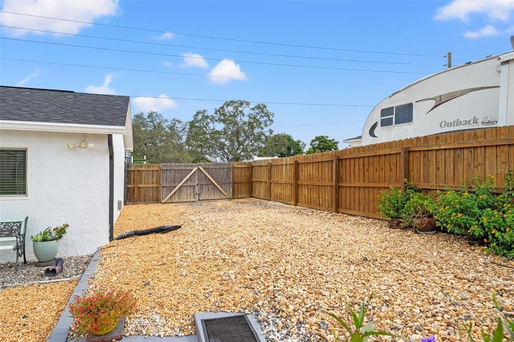 Active With Contract: $257,900 (3 beds, 2 baths, 1324 Square Feet)