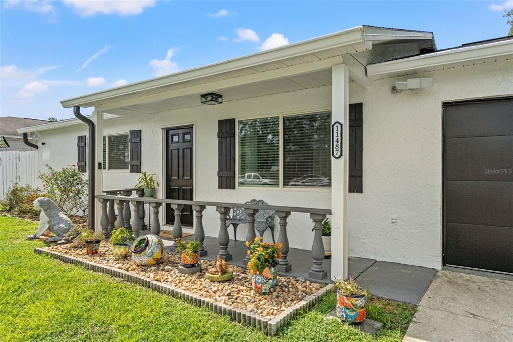 Active With Contract: $257,900 (3 beds, 2 baths, 1324 Square Feet)