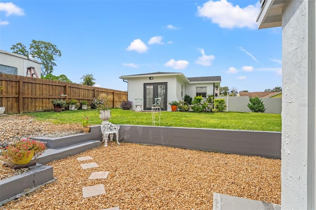 Active With Contract: $257,900 (3 beds, 2 baths, 1324 Square Feet)