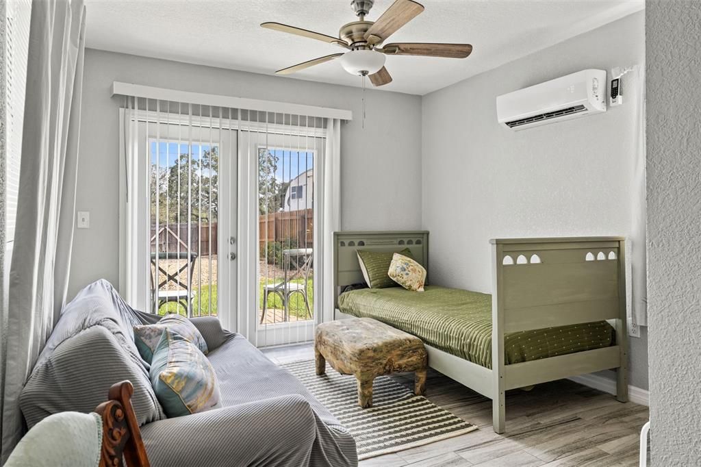 Active With Contract: $257,900 (3 beds, 2 baths, 1324 Square Feet)