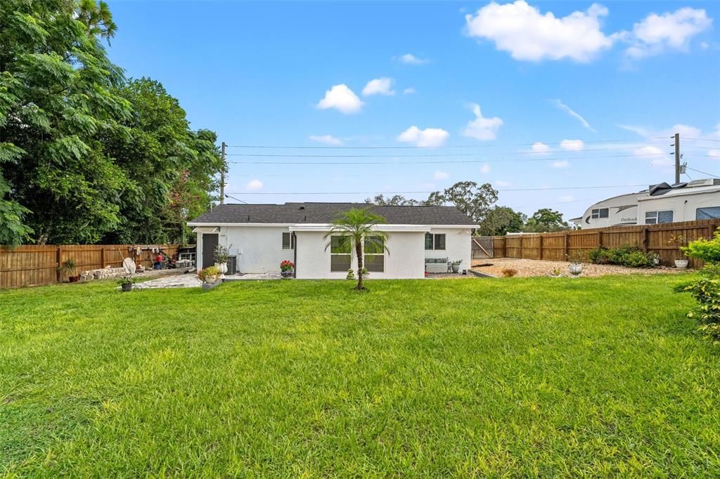 Active With Contract: $257,900 (3 beds, 2 baths, 1324 Square Feet)