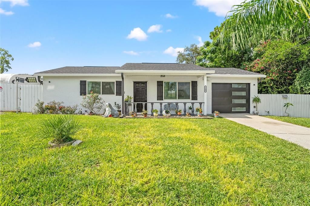 Active With Contract: $257,900 (3 beds, 2 baths, 1324 Square Feet)