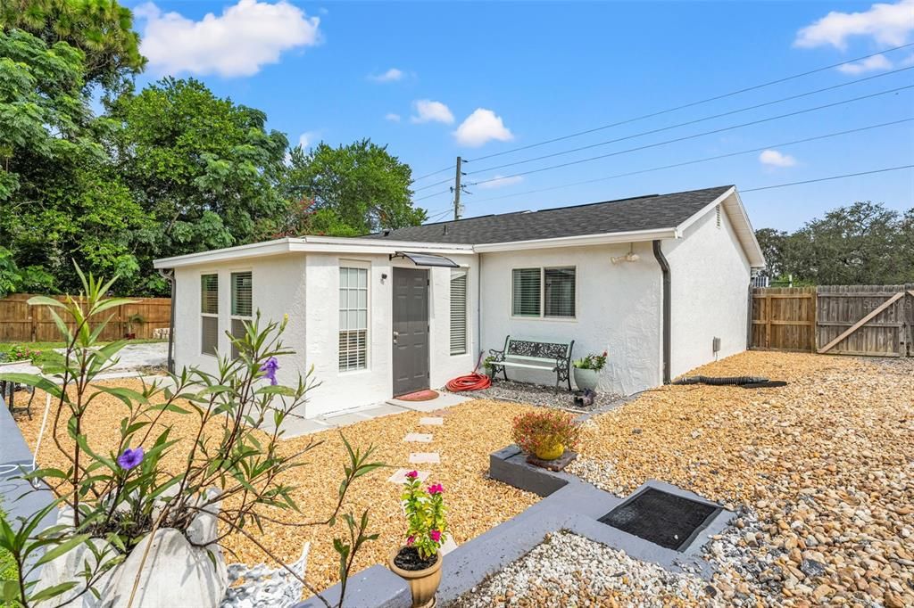 Active With Contract: $257,900 (3 beds, 2 baths, 1324 Square Feet)