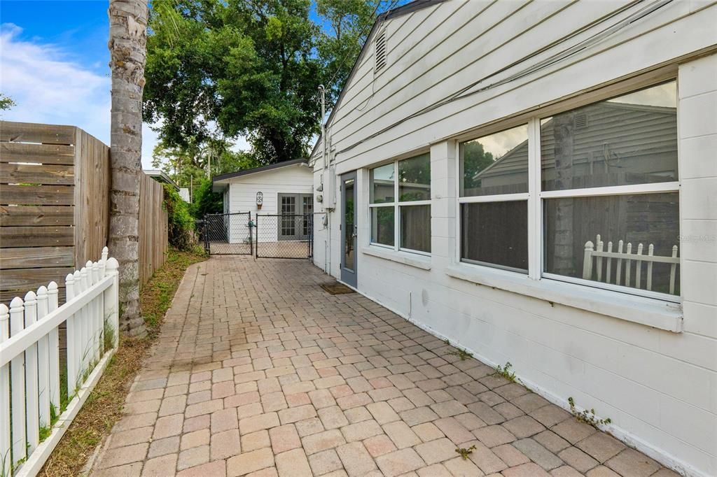 For Sale: $499,900 (4 beds, 2 baths, 1568 Square Feet)