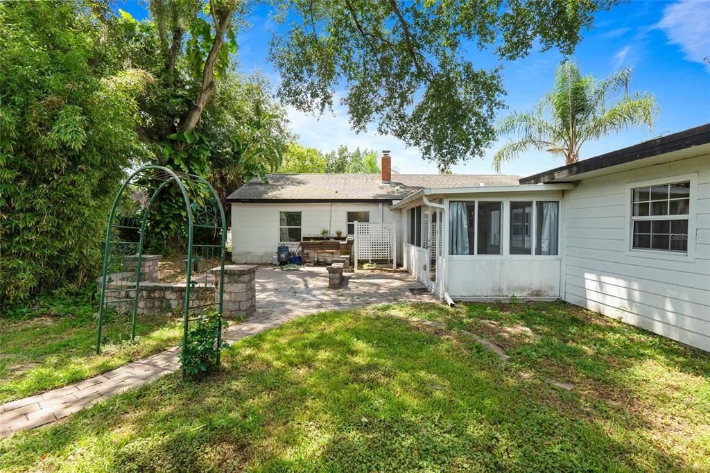For Sale: $499,900 (4 beds, 2 baths, 1568 Square Feet)