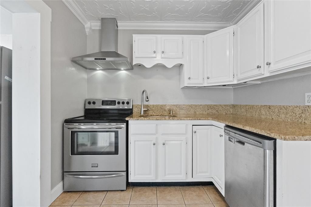 For Sale: $499,900 (4 beds, 2 baths, 1568 Square Feet)