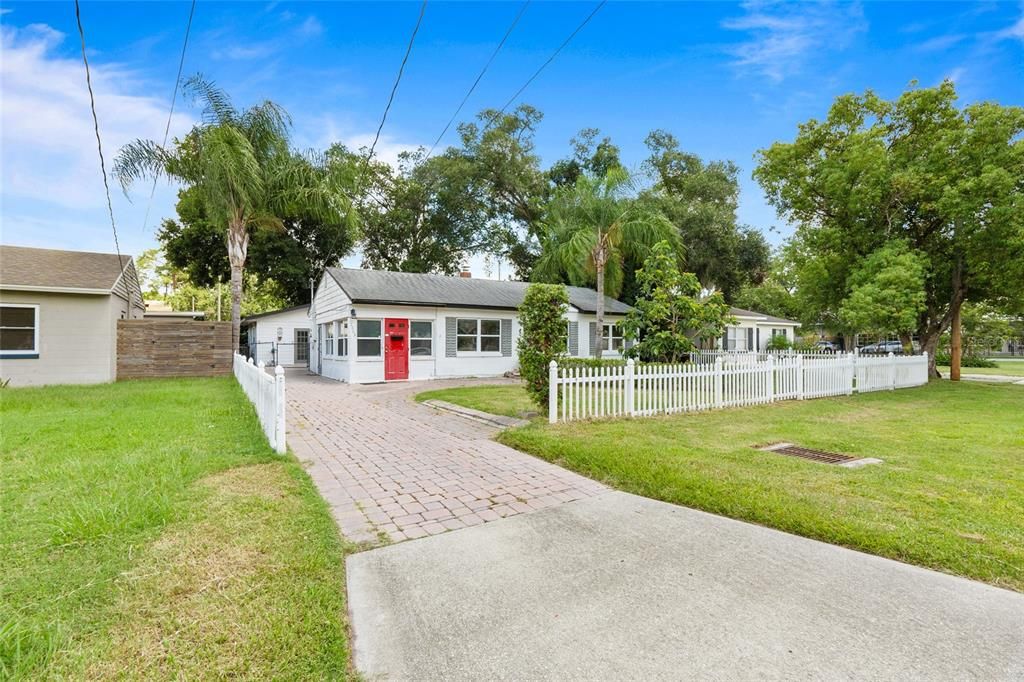 For Sale: $499,900 (4 beds, 2 baths, 1568 Square Feet)