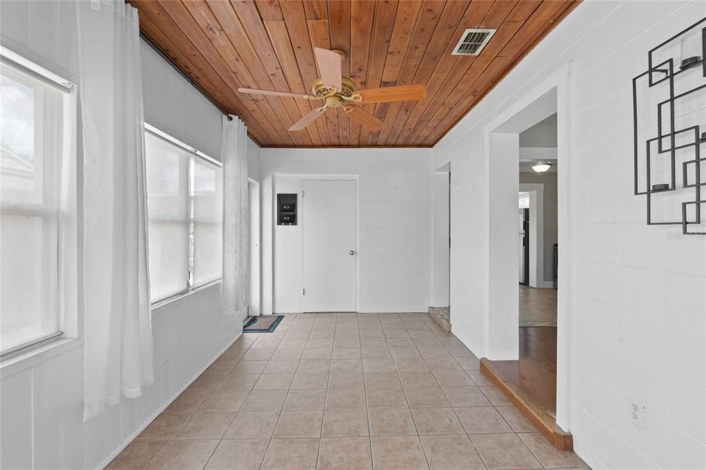 For Sale: $499,900 (4 beds, 2 baths, 1568 Square Feet)