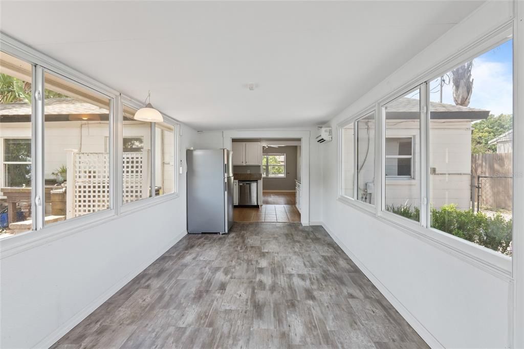 For Sale: $499,900 (4 beds, 2 baths, 1568 Square Feet)