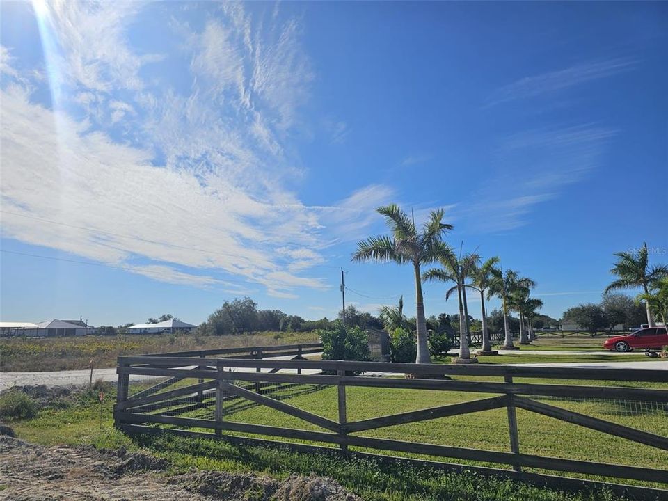 待售: $80,000 (1.25 acres)