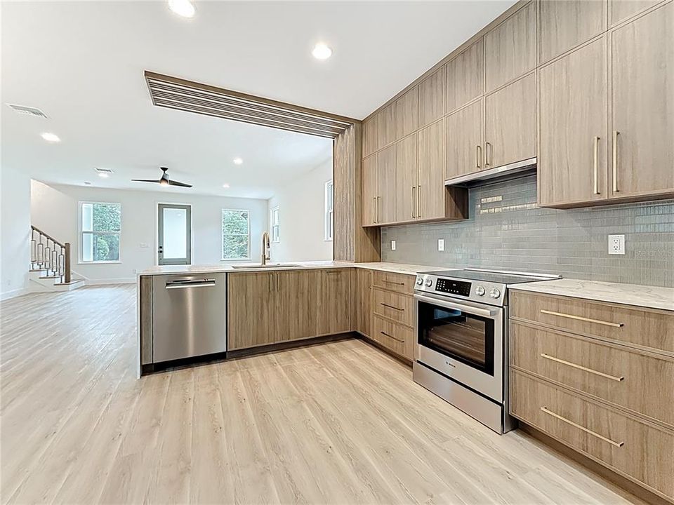 For Sale: $889,000 (3 beds, 2 baths, 1849 Square Feet)