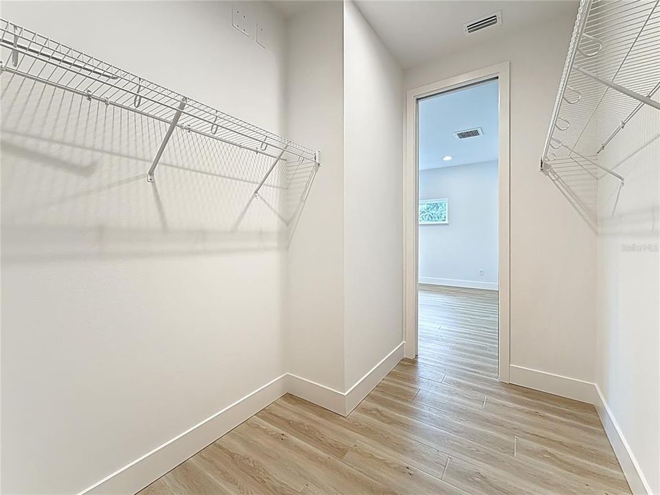 For Sale: $889,000 (3 beds, 2 baths, 1849 Square Feet)