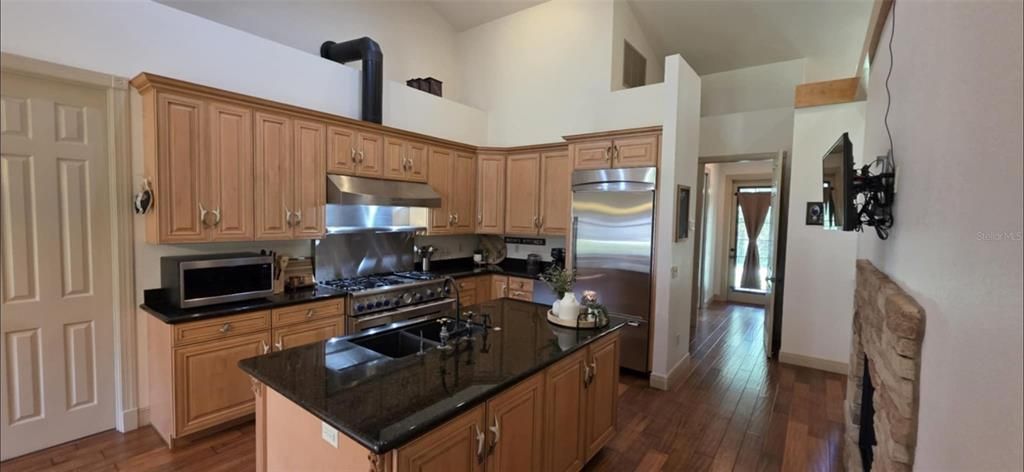 For Sale: $1,480,000 (4 beds, 3 baths, 2779 Square Feet)