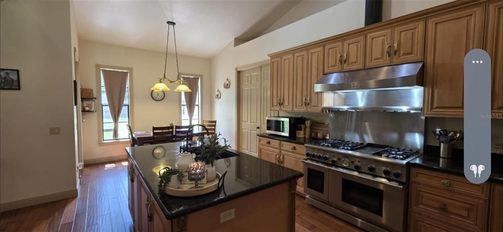 For Sale: $1,480,000 (4 beds, 3 baths, 2779 Square Feet)