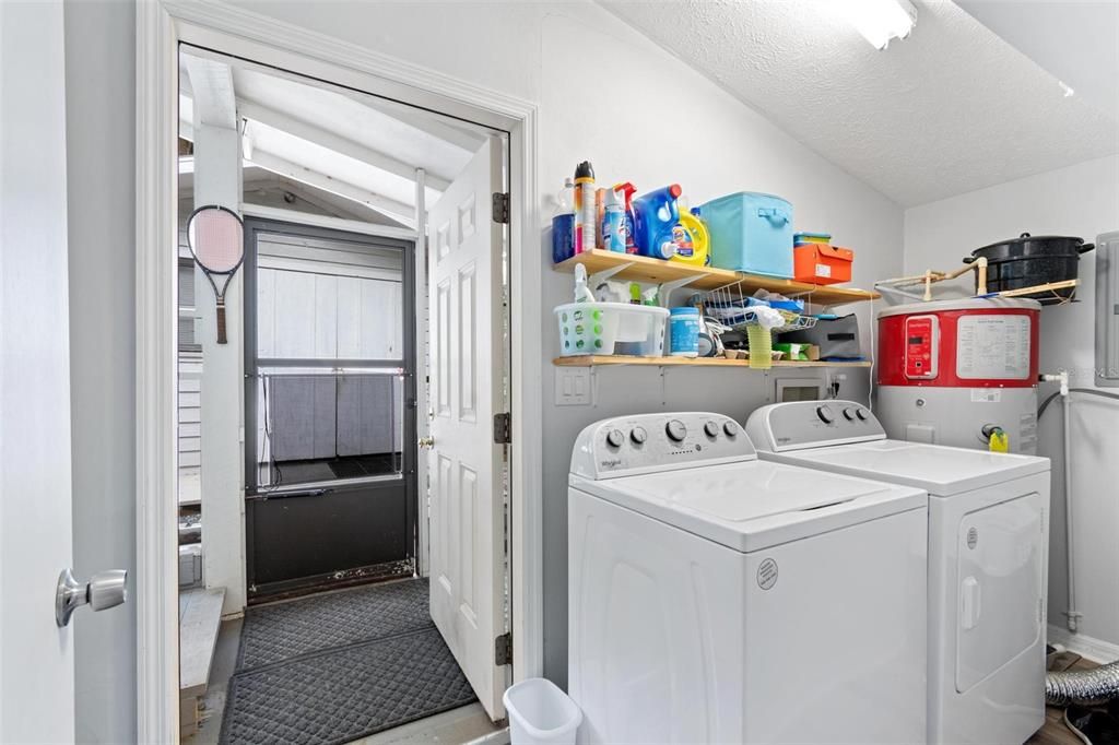 На продажу: $189,000 (2 спален, 2 ванн, 1155 Квадратных фут)