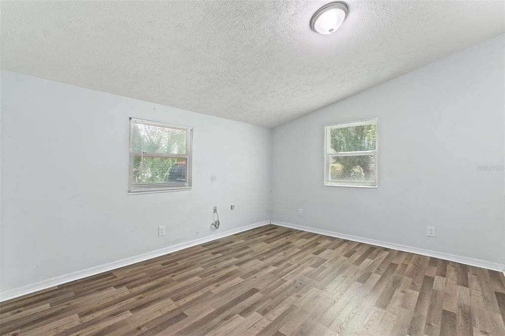 На продажу: $189,000 (2 спален, 2 ванн, 1155 Квадратных фут)