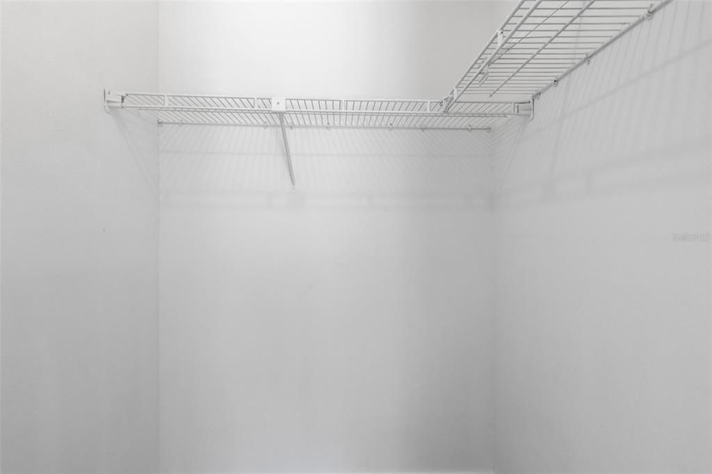 合同活跃: $219,900 (2 贝兹, 1 浴室, 1200 平方英尺)