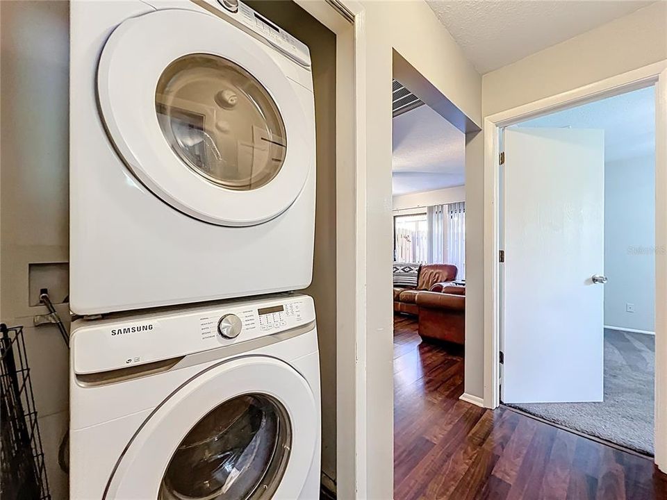 For Sale: $169,900 (3 beds, 2 baths, 1078 Square Feet)