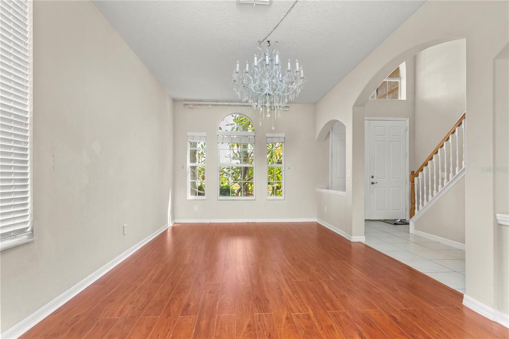 Active With Contract: $3,200 (5 beds, 3 baths, 2795 Square Feet)