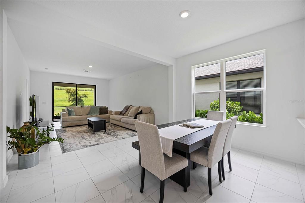 Active With Contract: $610,000 (4 beds, 3 baths, 2931 Square Feet)