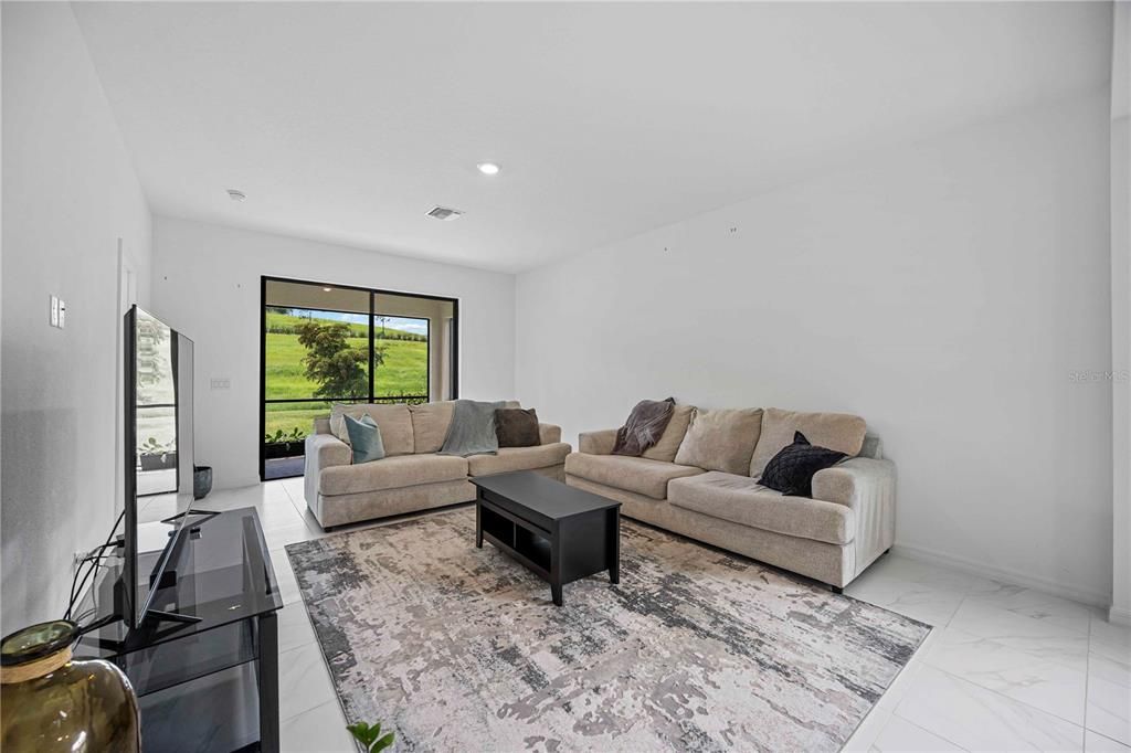 Active With Contract: $610,000 (4 beds, 3 baths, 2931 Square Feet)