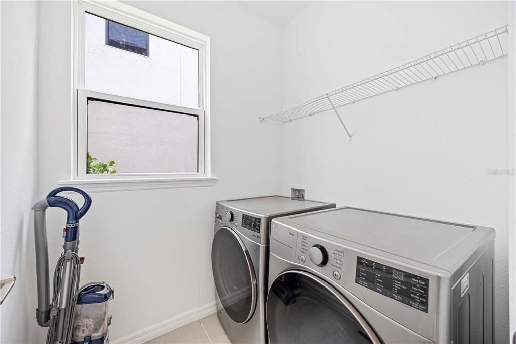 Active With Contract: $610,000 (4 beds, 3 baths, 2931 Square Feet)