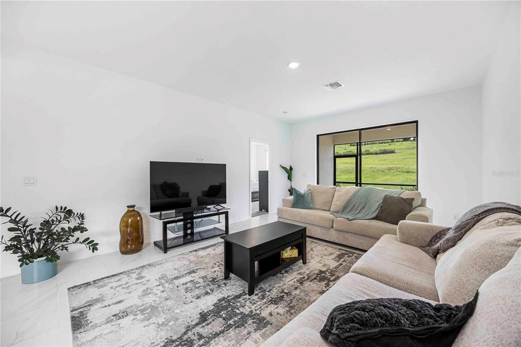 Active With Contract: $610,000 (4 beds, 3 baths, 2931 Square Feet)