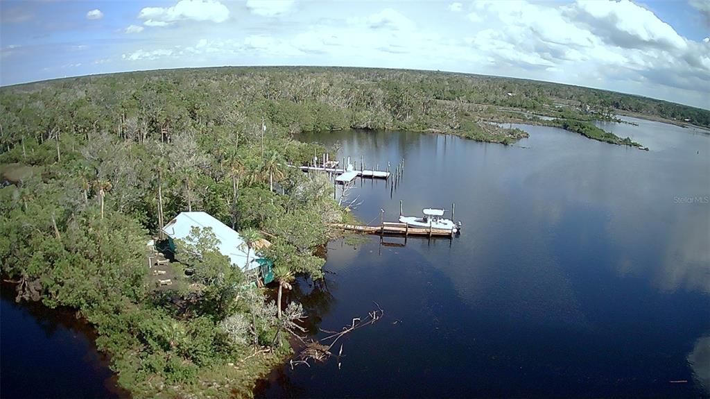 合同活跃: $199,000 (1 贝兹, 1 浴室, 704 平方英尺)