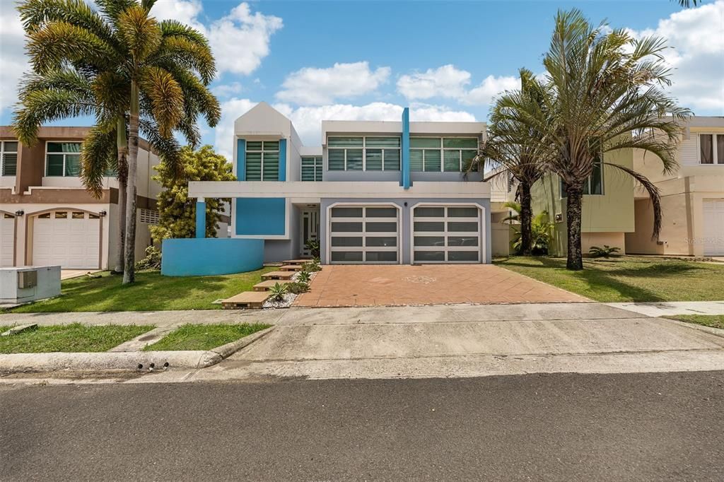 Recently Sold: $420,000 (3 beds, 2 baths, 2200 Square Feet)