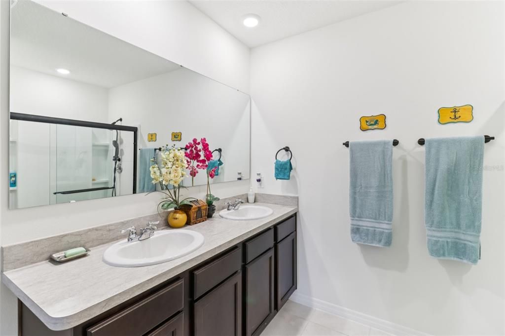 For Sale: $357,900 (3 beds, 2 baths, 1672 Square Feet)