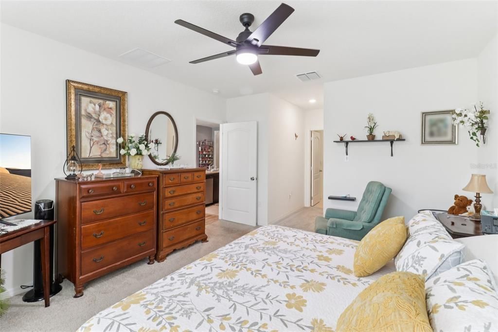 For Sale: $357,900 (3 beds, 2 baths, 1672 Square Feet)