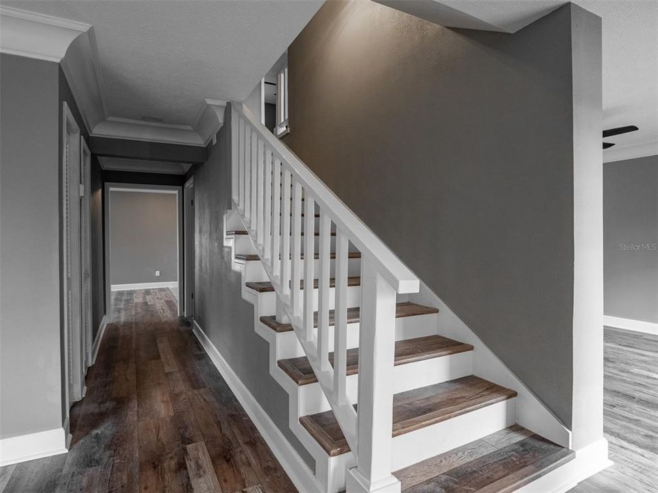 合同活跃: $5,000 (4 贝兹, 2 浴室, 2704 平方英尺)