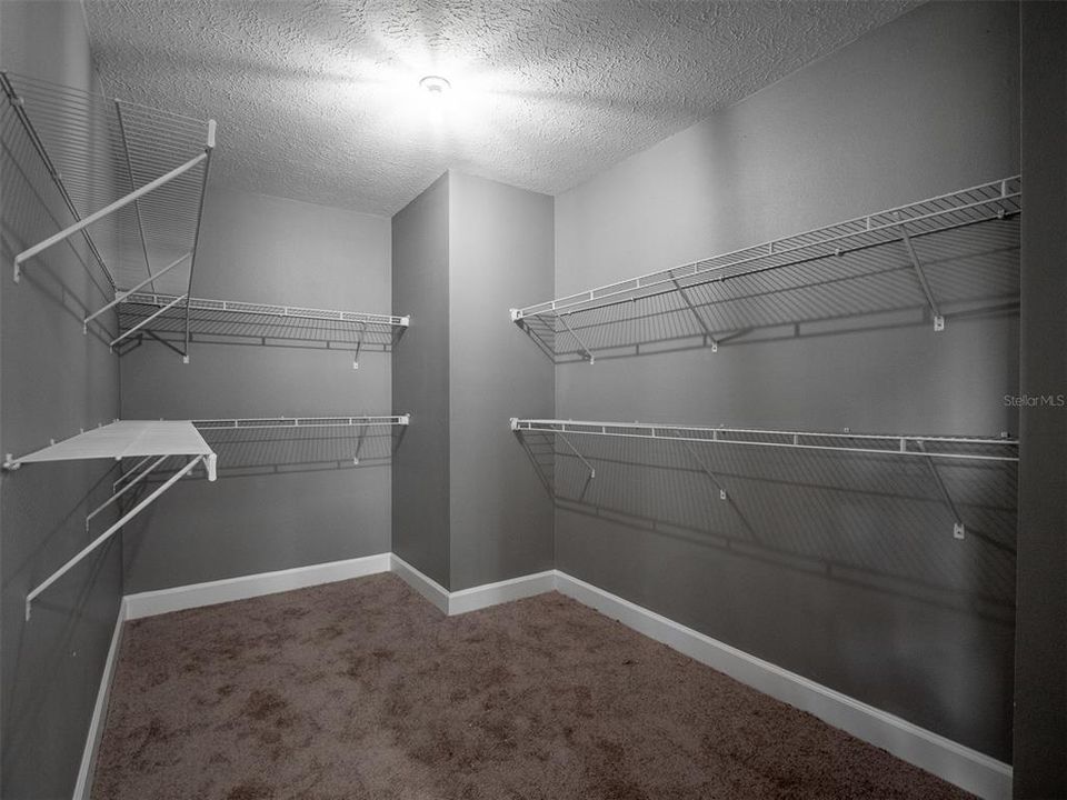 合同活跃: $5,000 (4 贝兹, 2 浴室, 2704 平方英尺)