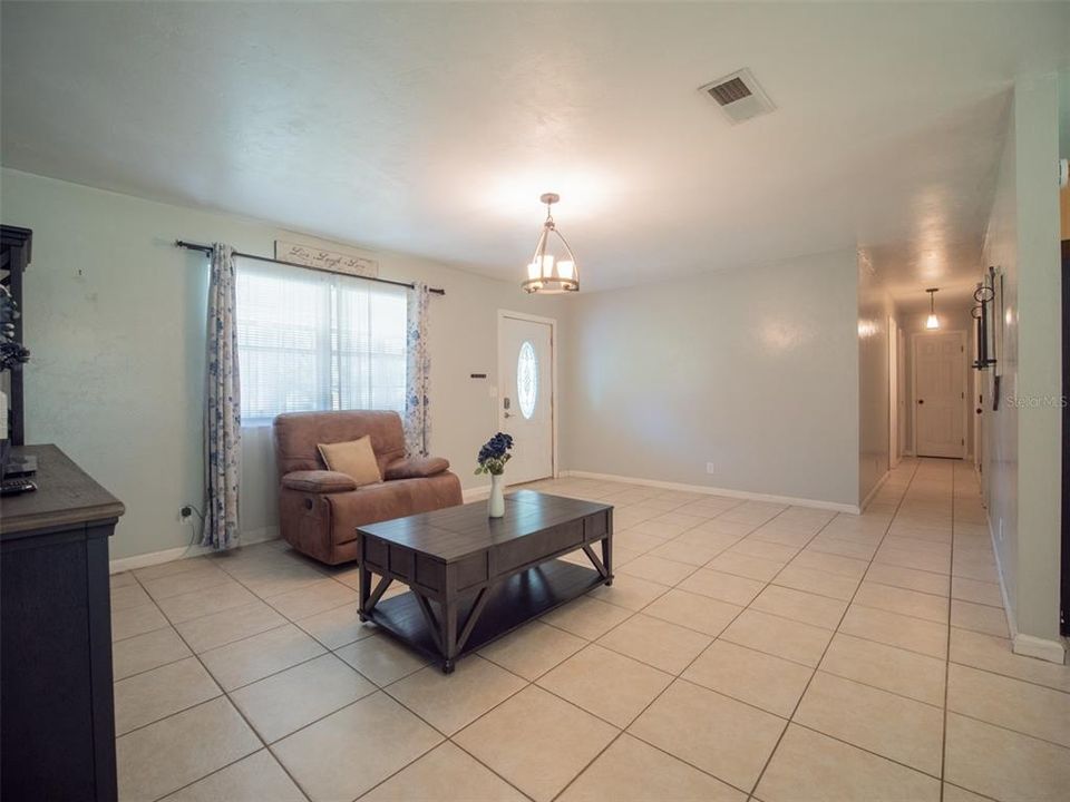 En Venta: $262,900 (3 camas, 2 baños, 1528 Pies cuadrados)